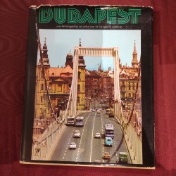 BUDAPEST con 64 fotografías en color