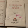 LA MUCHACHA EN LA ORACIÓN